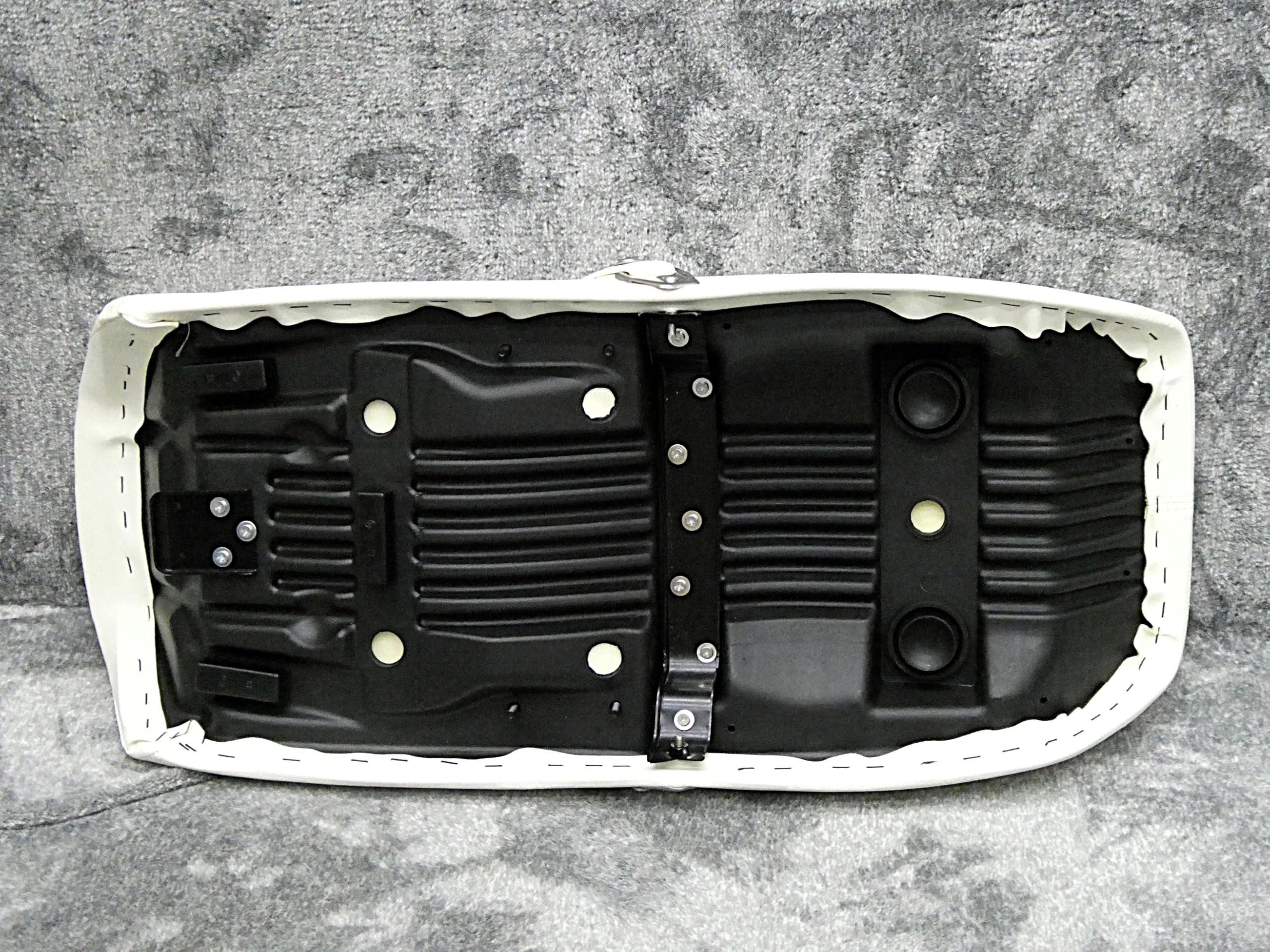 Amazon | CB750F RC04白 純正タイプ シート 型押/ホワイト 完成品